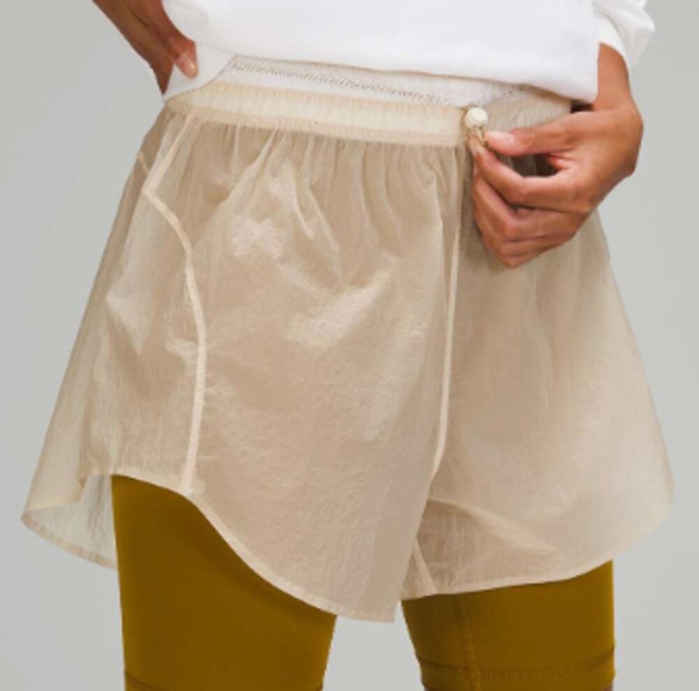 Lululemon Step Out High Rise Short 3" White Opal Packable Water Repellent Size 6